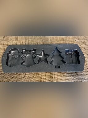 Vintage Lodge Cast Iron Christmas Theme Cornstick Pan 5H12 EUC Cornbread